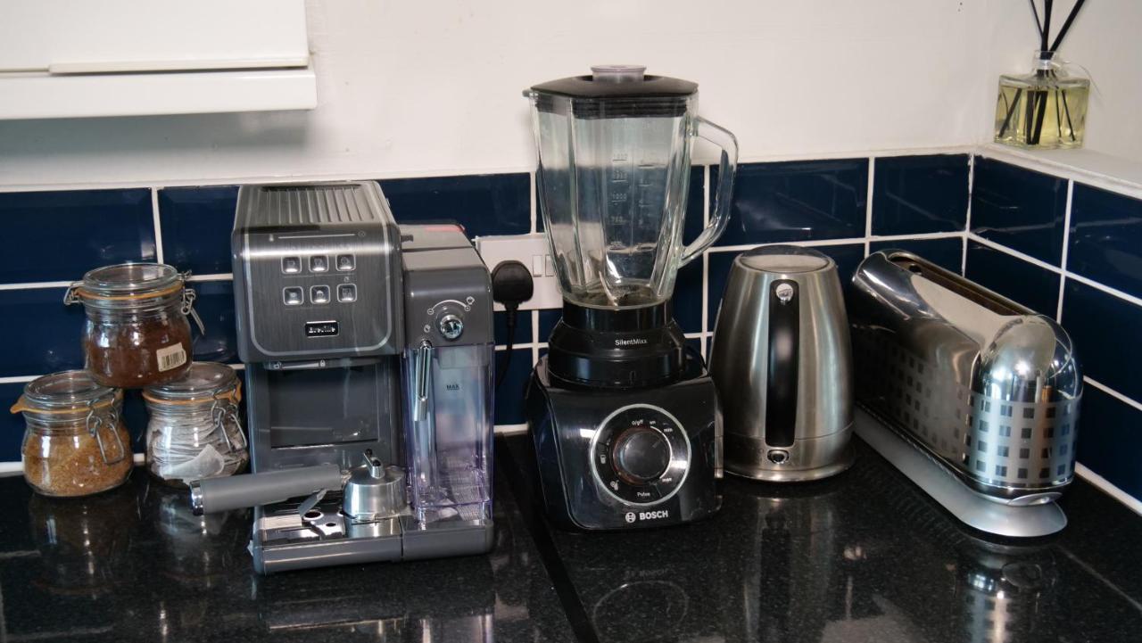 Milton Keynes Luxury Short Stay House With Wifi And Free Parking Wolverton  Exteriör bild