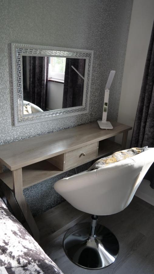 Milton Keynes Luxury Short Stay House With Wifi And Free Parking Wolverton  Exteriör bild