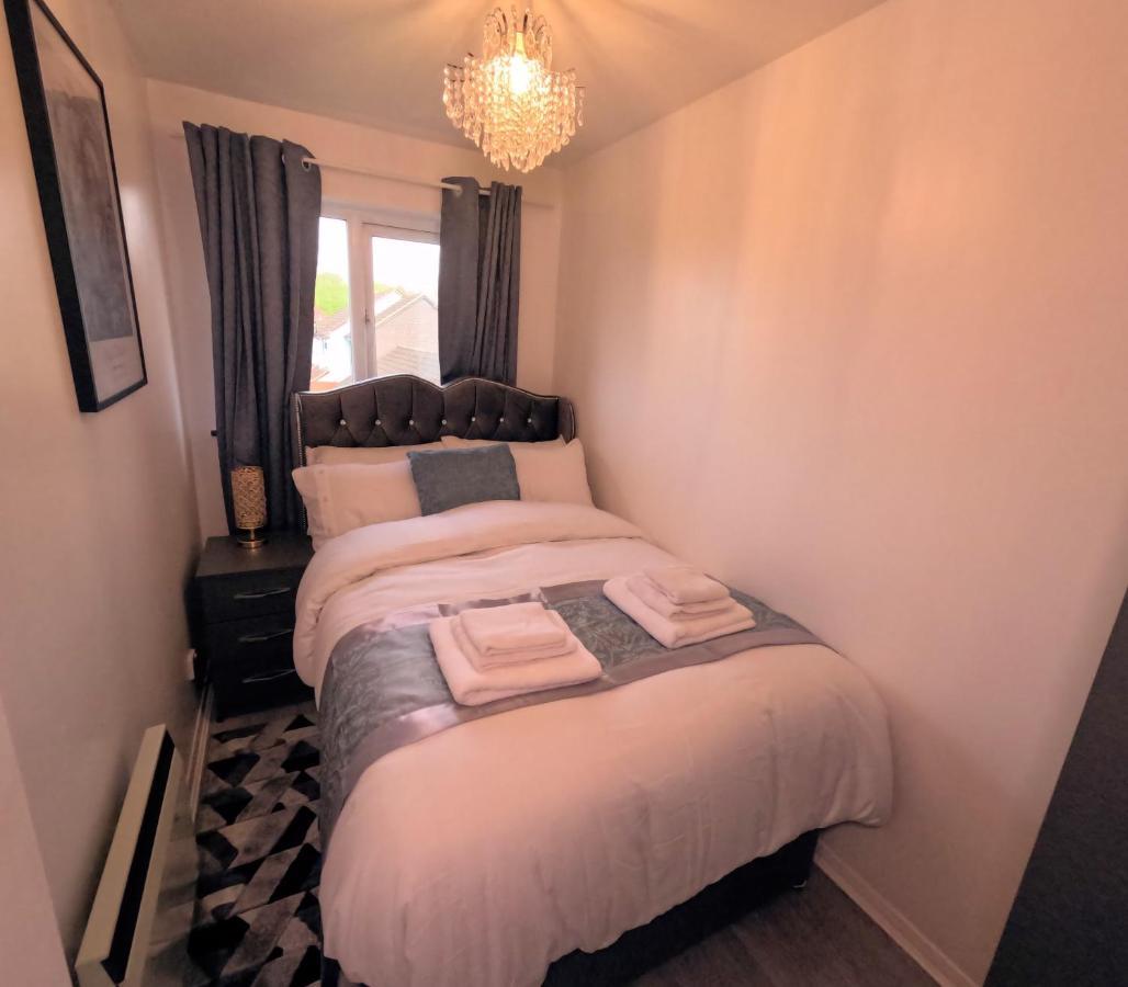 Milton Keynes Luxury Short Stay House With Wifi And Free Parking Wolverton  Exteriör bild